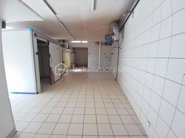 Local commercial de 200 m²