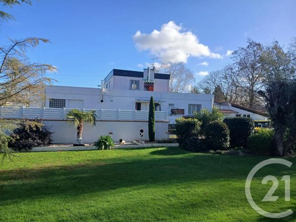 à vendre  485 m 2   ST JEAN DU FALGA  - 09