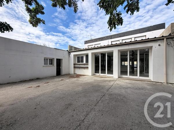 à vendre  485 m 2   ST JEAN DU FALGA  - 09
