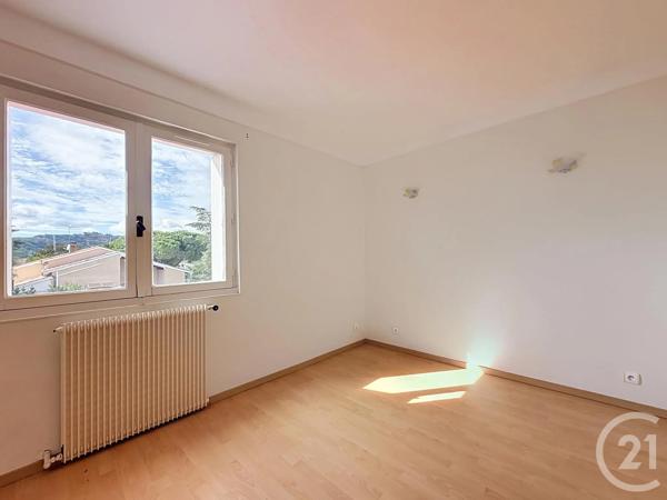 à vendre  485 m 2   ST JEAN DU FALGA  - 09