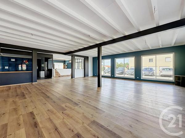 à vendre  485 m 2   ST JEAN DU FALGA  - 09