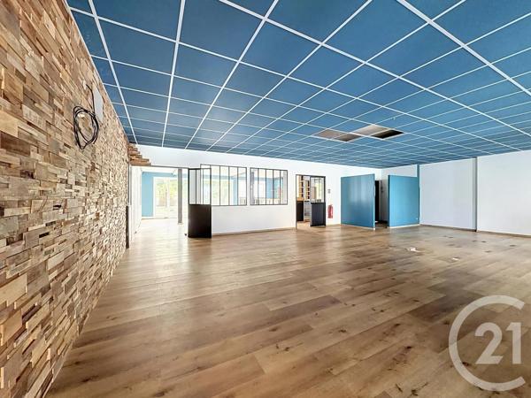 à vendre  485 m 2   ST JEAN DU FALGA  - 09