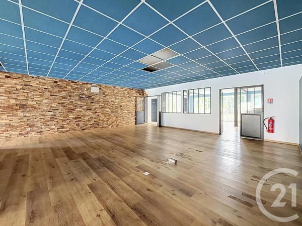 à vendre  485 m 2   ST JEAN DU FALGA  - 09