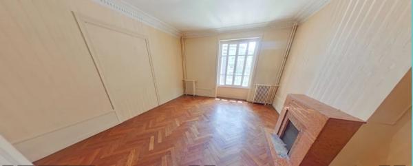 APPARTEMENT T6 A LOUER - LYON 6EME ARRONDISSEMENT l'Europe 218.35 m 2 2 500 € charges comprises par mois