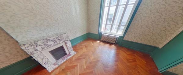 APPARTEMENT T6 A LOUER - LYON 6EME ARRONDISSEMENT l'Europe 218.35 m 2 2 500 € charges comprises par mois