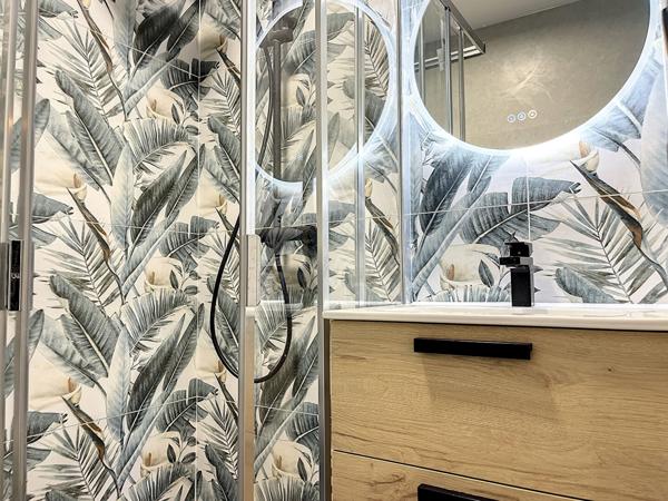 STUDIO AVEC TERRASSE PORT FREJUS