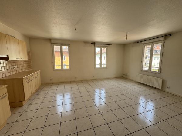 CLUSES Centre-ville - Appartement T3 + cave