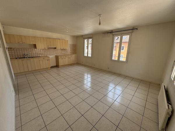 CLUSES Centre-ville - Appartement T3 + cave