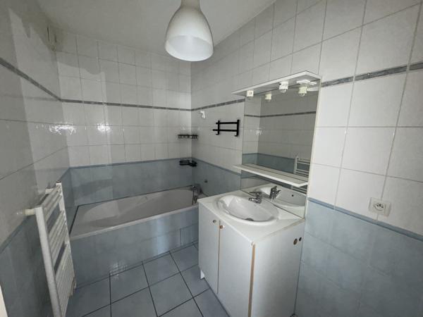 CLUSES Centre-ville - Appartement T3 + cave