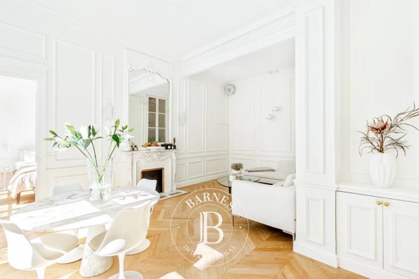 Paris 1er, Appartement 2 Chambres -  70 m² à vendre