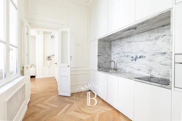 Paris 1er, Appartement 2 Chambres -  70 m² à vendre