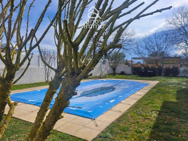 Maison
                                                                                                                                                                                                                                                                                                                        5 pièce(s)                                                                                                                                                                                                          3 chambre(s)                                                                                                                                                                                                          170  m²