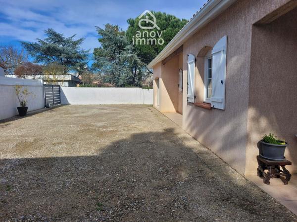 Maison
                                                                                                                                                                                                                                                                                                                        5 pièce(s)                                                                                                                                                                                                          3 chambre(s)                                                                                                                                                                                                          170  m²