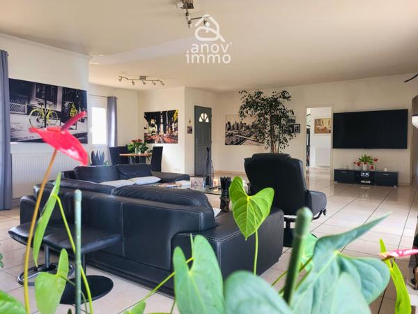 Maison
                                                                                                                                                                                                                                                                                                                        5 pièce(s)                                                                                                                                                                                                          3 chambre(s)                                                                                                                                                                                                          170  m²