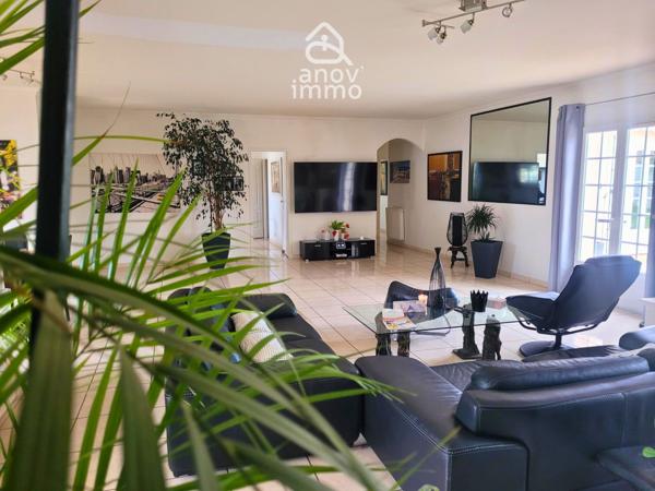 Maison
                                                                                                                                                                                                                                                                                                                        5 pièce(s)                                                                                                                                                                                                          3 chambre(s)                                                                                                                                                                                                          170  m²
