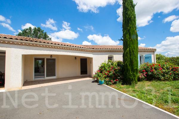 maison de plain pied avec garage et jardin