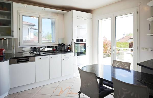 Maison 6 pièces 182m² à vendre à Cessy 01170