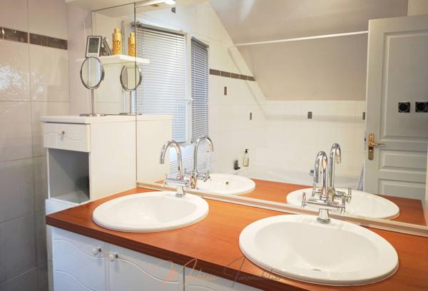 Maison 6 pièces 182m² à vendre à Cessy 01170