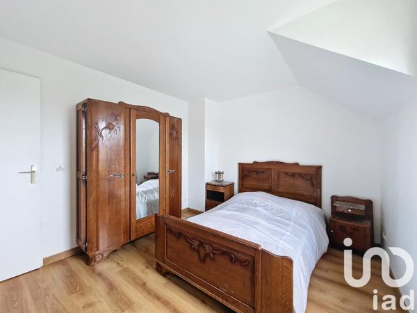 Maison 9 pièces de 224 m² à Mandres-les-Roses (94520)