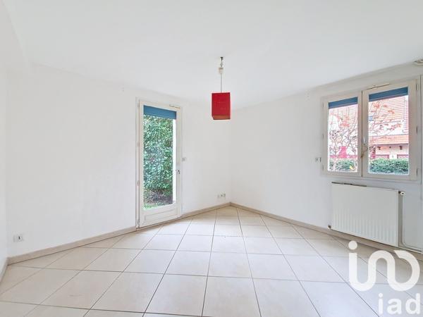 Maison 9 pièces de 224 m² à Mandres-les-Roses (94520)