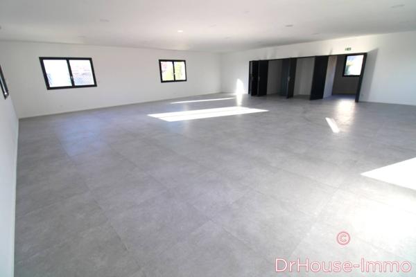 Bureau à louer 3 pièces de 150 m²