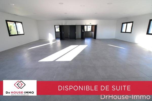 Bureau à louer 3 pièces de 150 m²
