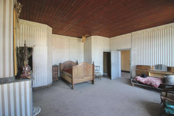 Campsas (82370) EXCLUSIVITÉ, GRANDE MAISON ANCIENNE AVEC DÉPENDANCES, AU COEUR DU VILLAGE .