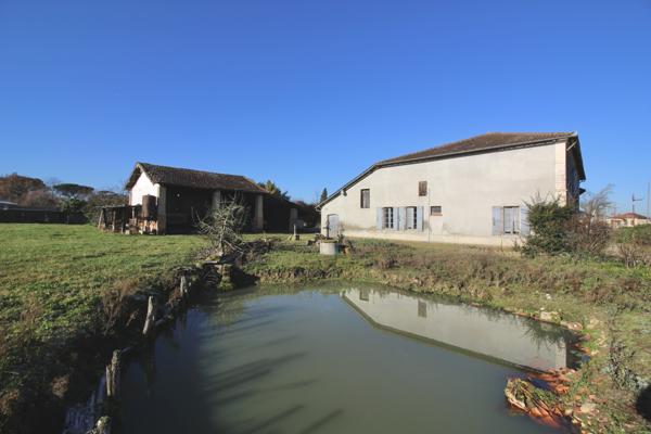 Campsas (82370) EXCLUSIVITÉ, GRANDE MAISON ANCIENNE AVEC DÉPENDANCES, AU COEUR DU VILLAGE .