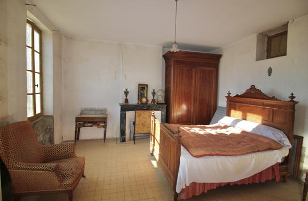 Campsas (82370) EXCLUSIVITÉ, GRANDE MAISON ANCIENNE AVEC DÉPENDANCES, AU COEUR DU VILLAGE .