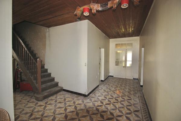 Campsas (82370) EXCLUSIVITÉ, GRANDE MAISON ANCIENNE AVEC DÉPENDANCES, AU COEUR DU VILLAGE .