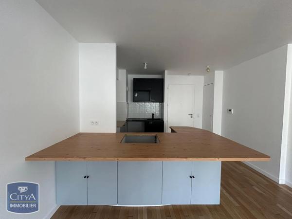 Appartement à louer 3 pièces 56.7m² Puteaux (92800)
