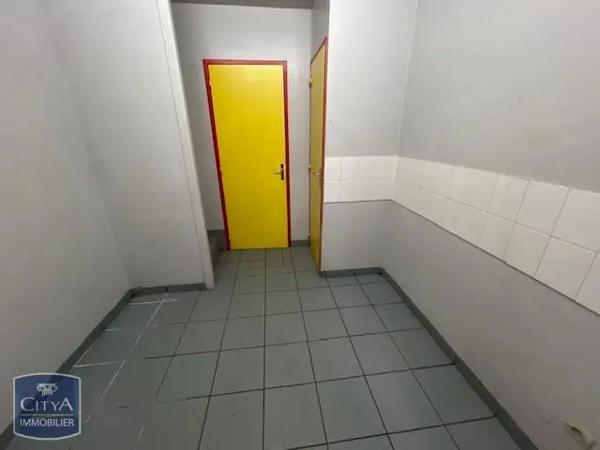 Local commercial à louer 376m²