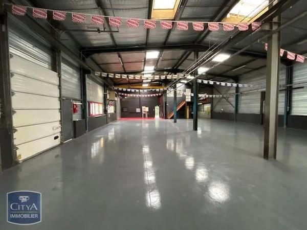 Local commercial à louer 376m²