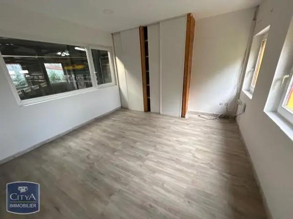 Local commercial à louer 376m²