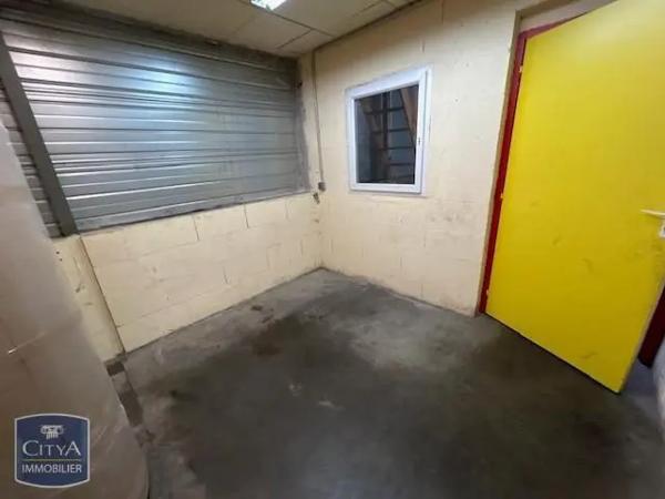 Local commercial à louer 376m²