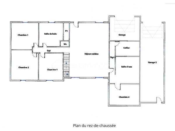 À moins de 10 minutes de La Roche-sur-Yon, sur la commune très recherchée de Mouilleron-le-Captif, découvrez cette superbe maison familiale de 186 m², idéalement située en impasse dans un environnement calme et résidentiel.

À proximité des commerces, des écoles, des transports et des espaces verts, elle offre un cadre de vie privilégié, alliant confort, volumes généreux et prestations de qualité.

Dès l'entrée, vous serez séduits par une vaste pièce de vie lumineuse de 58 m² comprenant un salon-séjour convivial et une cuisine ouverte, entièrement aménagée et équipée, véritable cœur de la maison.

Le rez-de-chaussée propose deux espaces nuit distincts. Le premier se compose de trois chambres avec placards, d'une salle de bains et d'un WC indépendant. Le second accueille une chambre parentale de 20 m² avec accès direct à la terrasse, dont salle de bains privative avec WC et dressing, garantissant confort et intimité. Une buanderie complète également ce niveau.

À l'étage, une mezzanine aménagée en bureau dessert une seconde suite parentale de 30 m² environ avec son dressing et salle de bains privative et un WC indépendant.

À l'extérieur, sur une parcelle de 795 m² entièrement close et sans vis-à-vis, vous profiterez d'un jardin soigneusement aménagé avec une pergola bioclimatique, d'un double garage ainsi que de quatre places de stationnement.

Classée DPE A et labellisée BBC Effinergie, cette maison conjugue performance énergétique et confort grâce à son chauffage par aérothermie, sa climatisation et ses panneaux photovoltaïques.

Vous recherchez une maison spacieuse à proximité immédiate de La Roche-sur-Yon tout en profitant du calme de Mouilleron-le-Captif ? Cette propriété est faite pour vous.
Pour tout renseignement complémentaire ou pour organiser une visite, n'hésitez pas à me contacter.
Au plaisir d'échanger avec vous,
Noëmie