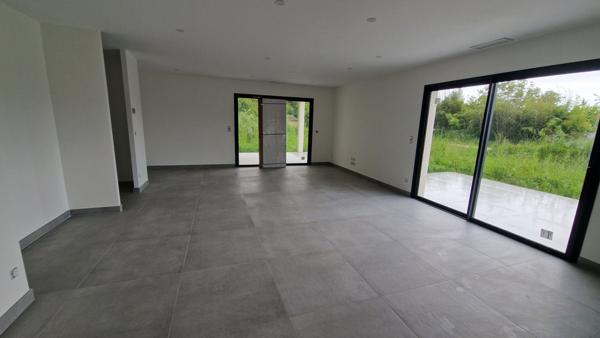 Maison Neuve avec Garage à l'Est de Bergerac !