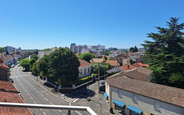 Appartement à vendre    3 pièces • 60 m2 Bordeaux