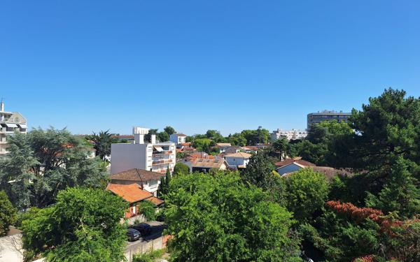 Appartement à vendre    3 pièces • 60 m2 Bordeaux