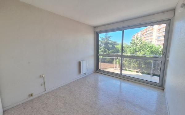 Appartement à vendre    3 pièces • 60 m2 Bordeaux