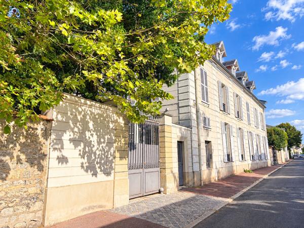 Appartement Saint Germain En Laye 4 pièces Secteur Noailles 740 000 € **  - Référence  18950