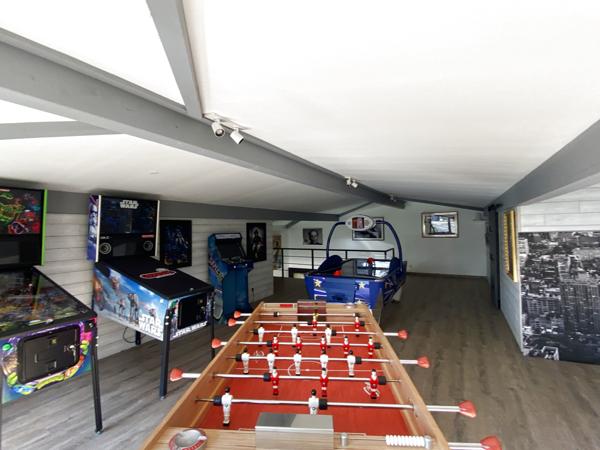 Boutigny-Prouais (28410) Propriété d’exception – Maison d’architecte – 300 m² – Parc boisé 5 600 m² – Piscine – Domaine recherché