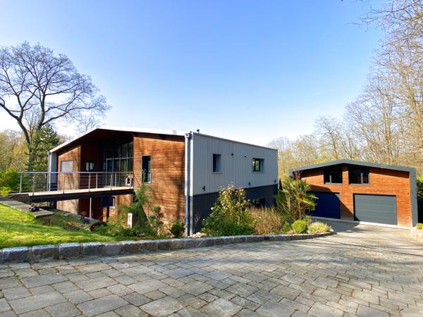 Boutigny-Prouais (28410) Propriété d’exception – Maison d’architecte – 300 m² – Parc boisé 5 600 m² – Piscine – Domaine recherché