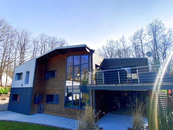 Boutigny-Prouais (28410) Propriété d’exception – Maison d’architecte – 300 m² – Parc boisé 5 600 m² – Piscine – Domaine recherché