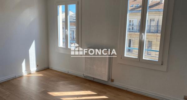 Location Studio 23.8 m² - Saint-germain-en-laye 78100