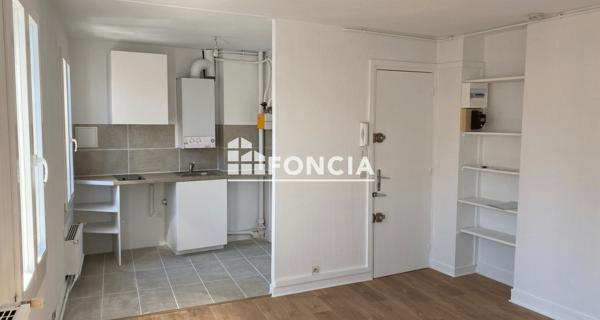 Location Studio 23.8 m² - Saint-germain-en-laye 78100