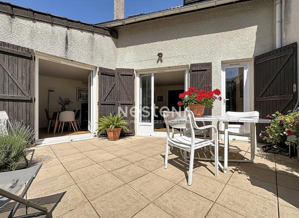 MEUDON À LA LIMITE D'ISSY LES MOULINEAUX - Maison 6 pièces avec terrasse et garage