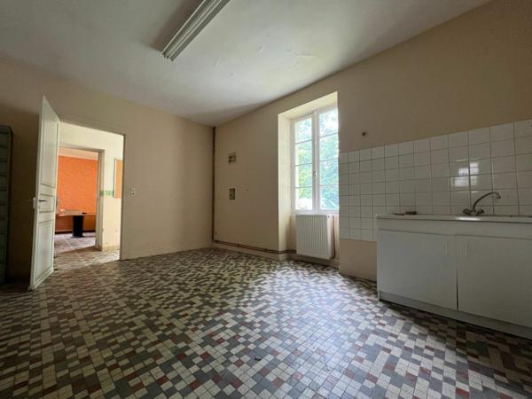 Maison à vendre    4 pièces •  Losse