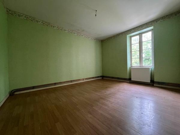 Maison à vendre    4 pièces •  Losse