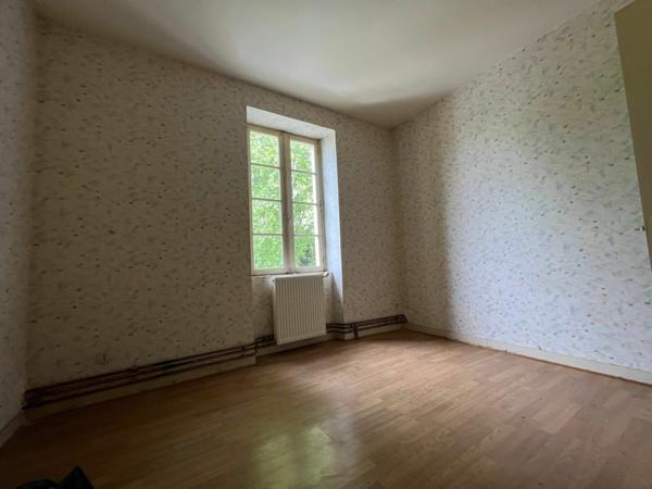 Maison à vendre    4 pièces •  Losse